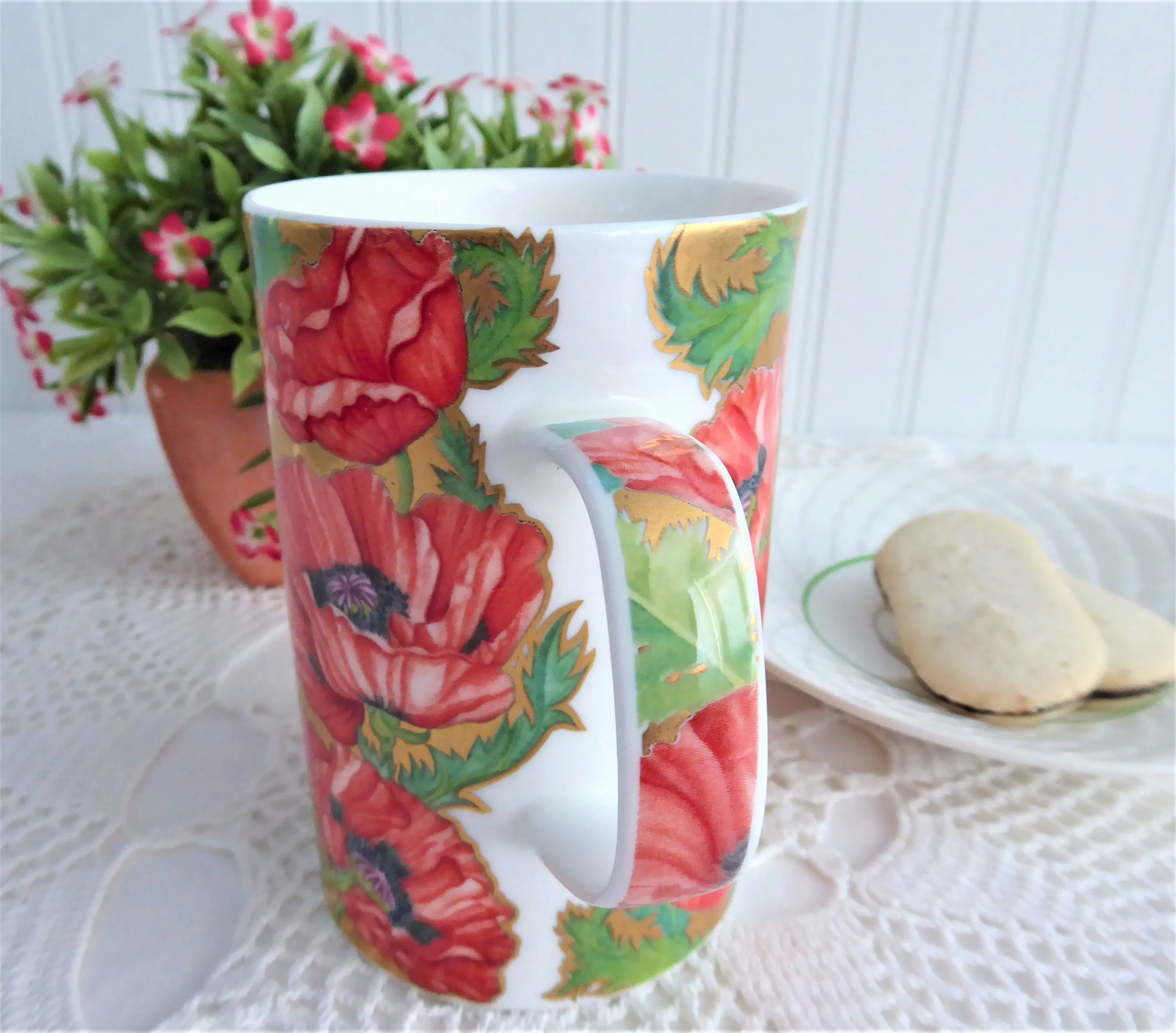 Dunoon Mug Buckingham Gorgeous Oriental Poppies Metallic Gold Brookshaw