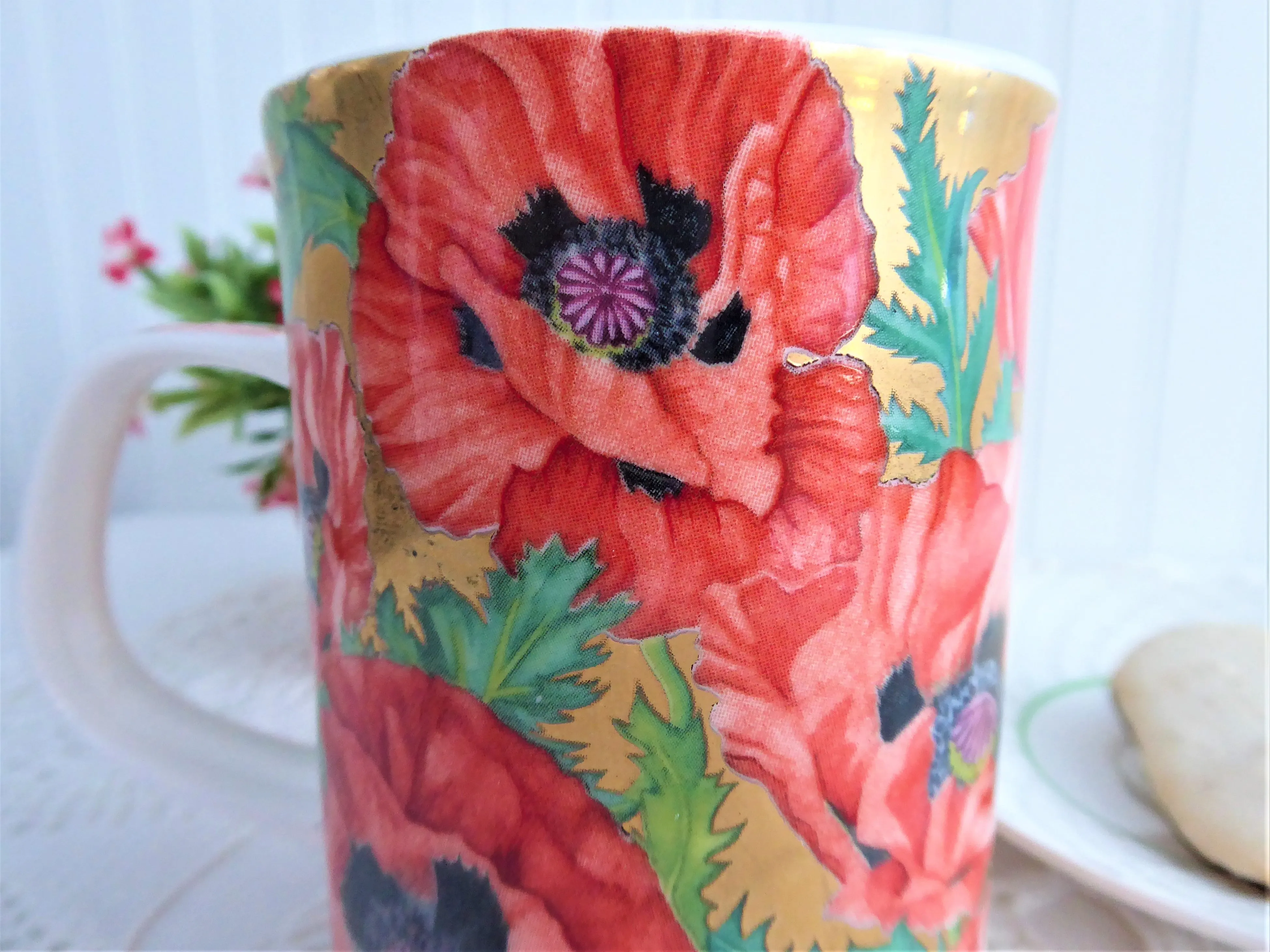 Dunoon Mug Buckingham Gorgeous Oriental Poppies Metallic Gold Brookshaw