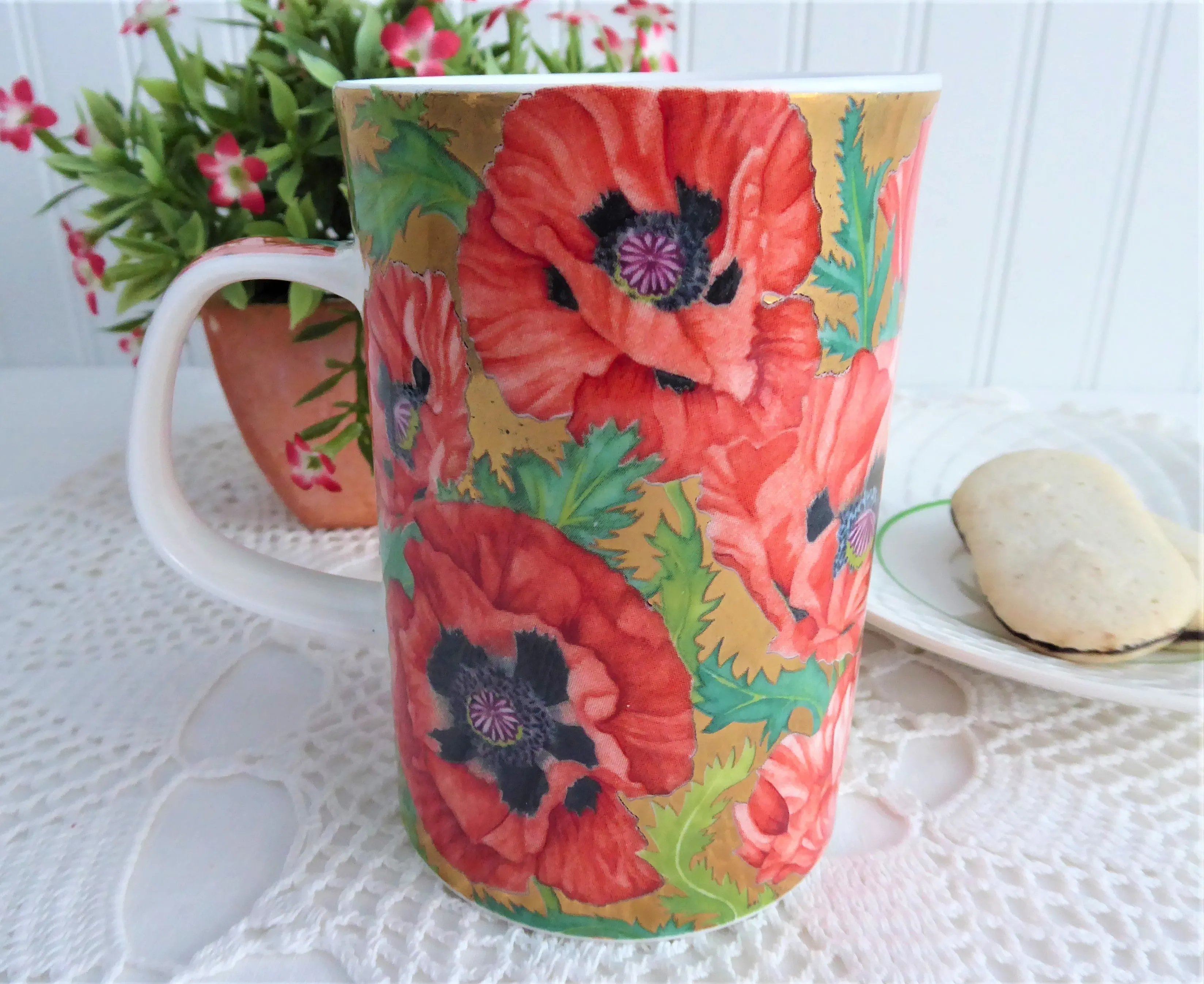 Dunoon Mug Buckingham Gorgeous Oriental Poppies Metallic Gold Brookshaw