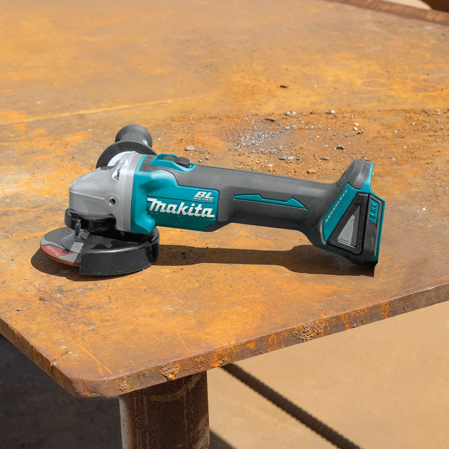 Makita (XAG04Z-R) 18V LXT® Brushless 4-1/2” / 5" Cut-Off/Angle Grinder (Tool Only) (Factory Reconditioned)