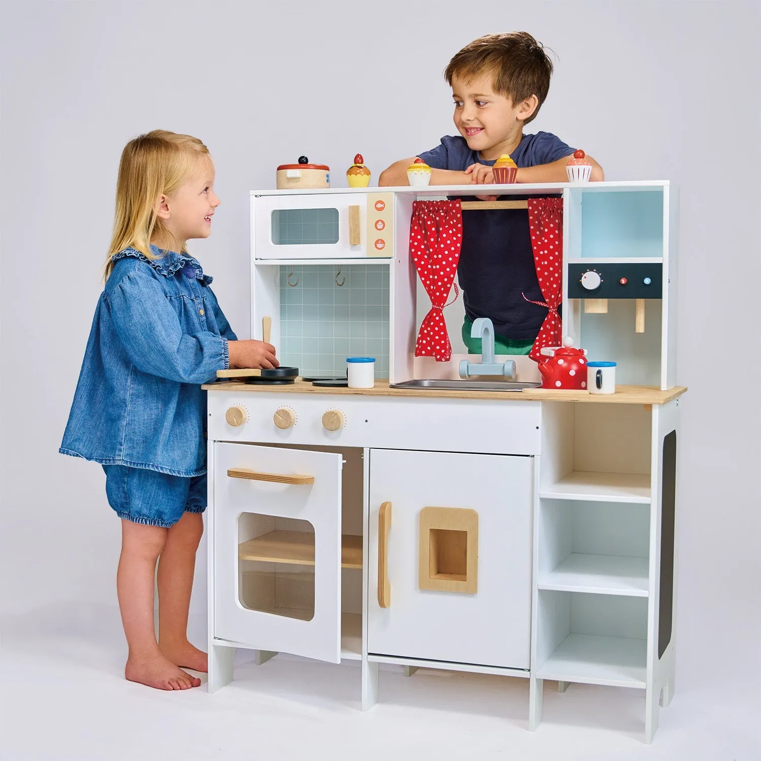 Play kitchen