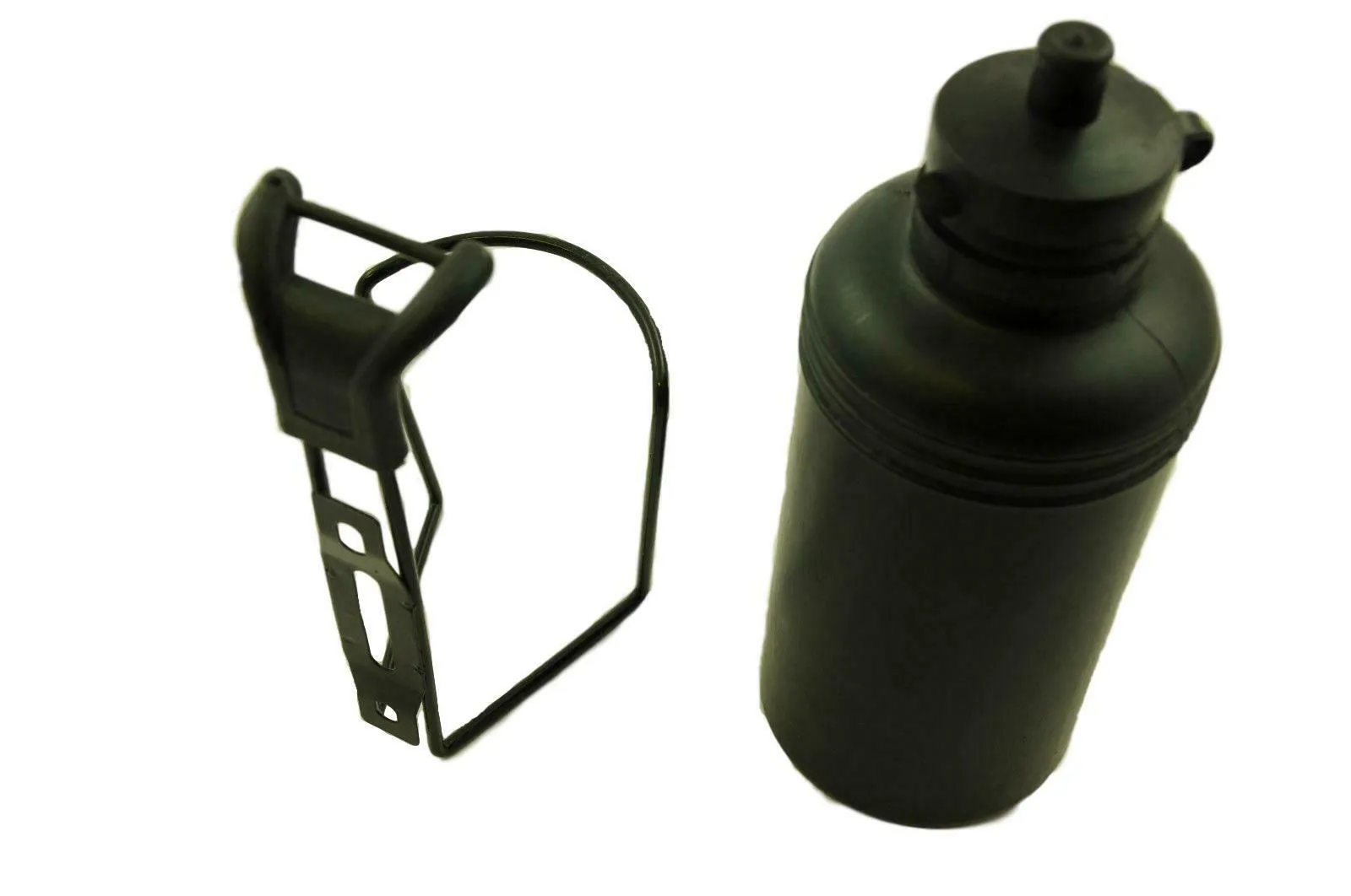 TWO (2) BIKE WATER BOTTLES & CAGES,BLACK DRINKS BOTTLE & HOLDER SUIT ANY BIKE